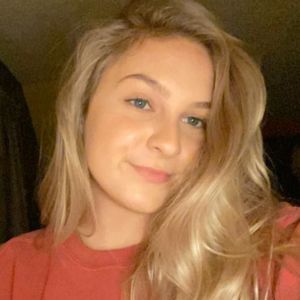 Meet your Posher, Caitlin